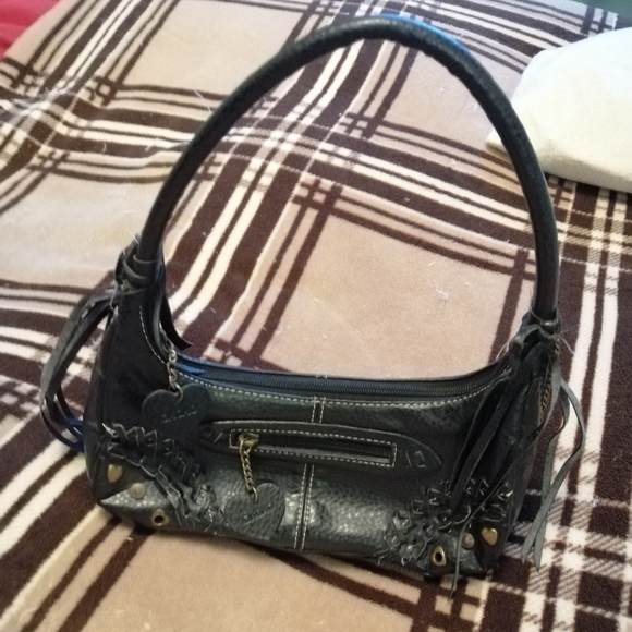 2000s Black Leather Shoulder Bag - Picture 2 of 8